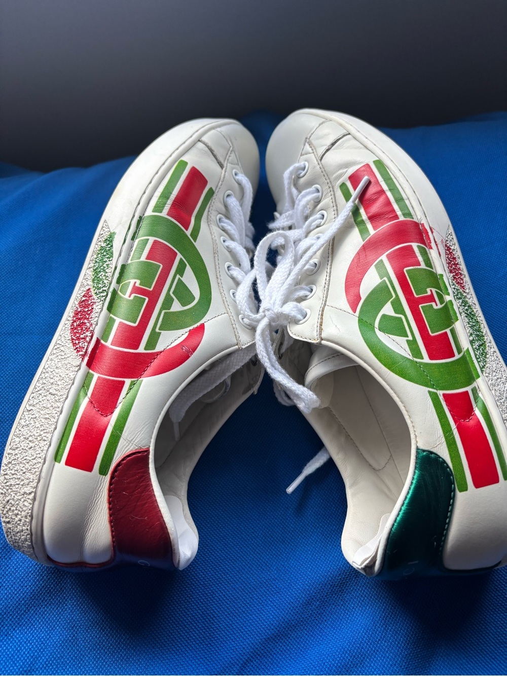Authentic Gucci White Leather Sneakers with Red & Green Graphic. Men’s/women’s